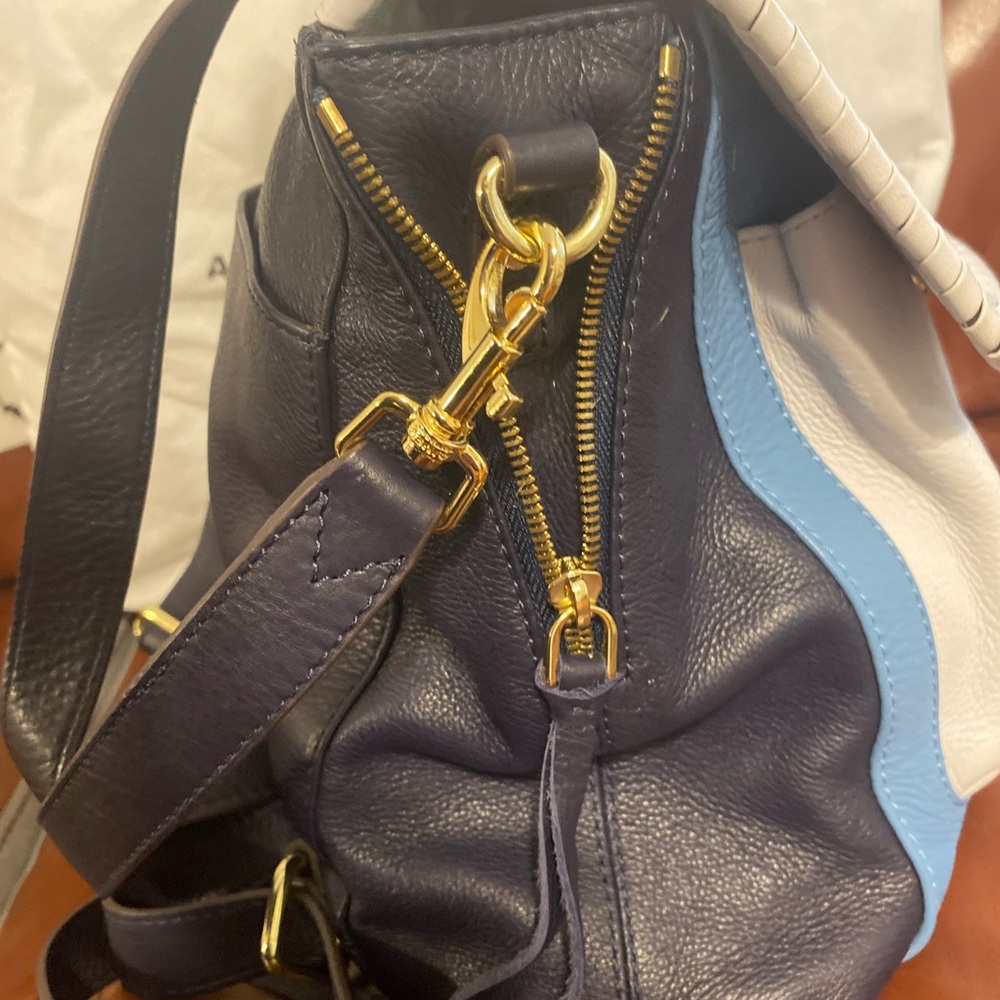 Aimee Kestenberg All For Love Icebreaker convertible backpack 🎉 - Picture 4 of 7